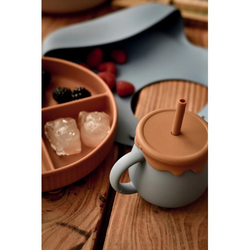 Mikk - Line Silikonkopp med sugerør - Faded Denim - Homy